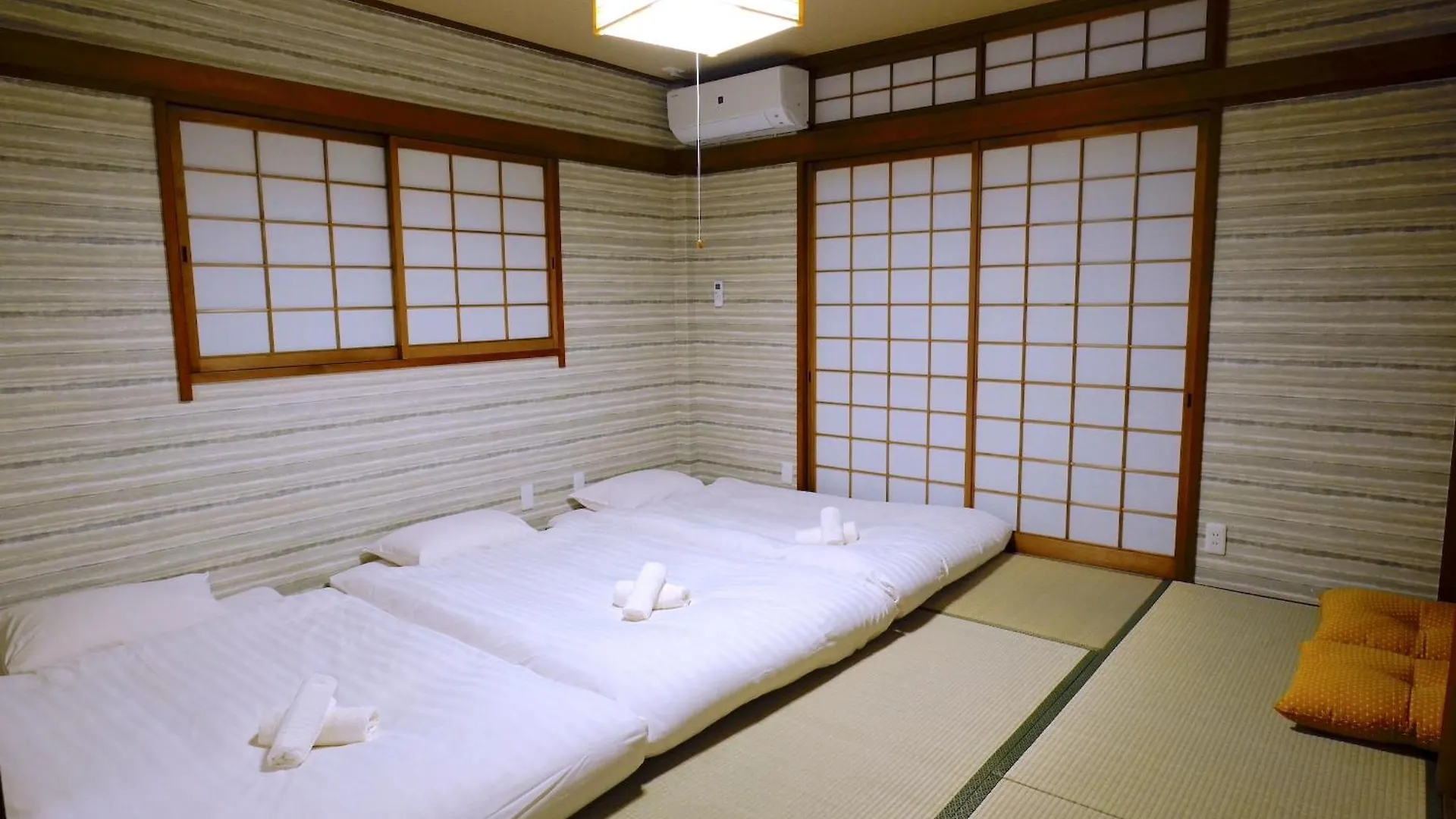 Apartmán ニシナカhouse 新大阪駅から1駅 Ósaka